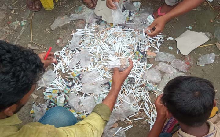 নোয়াখালীর হাতিয়ায় নকল আকিজ বিড়ি জব্দ